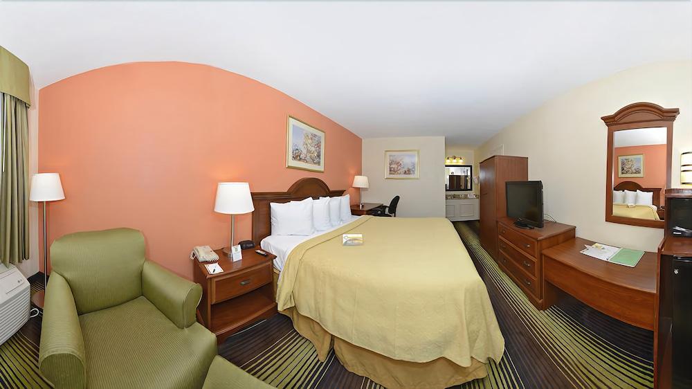 Quality Inn University Winston Salem Εξωτερικό φωτογραφία