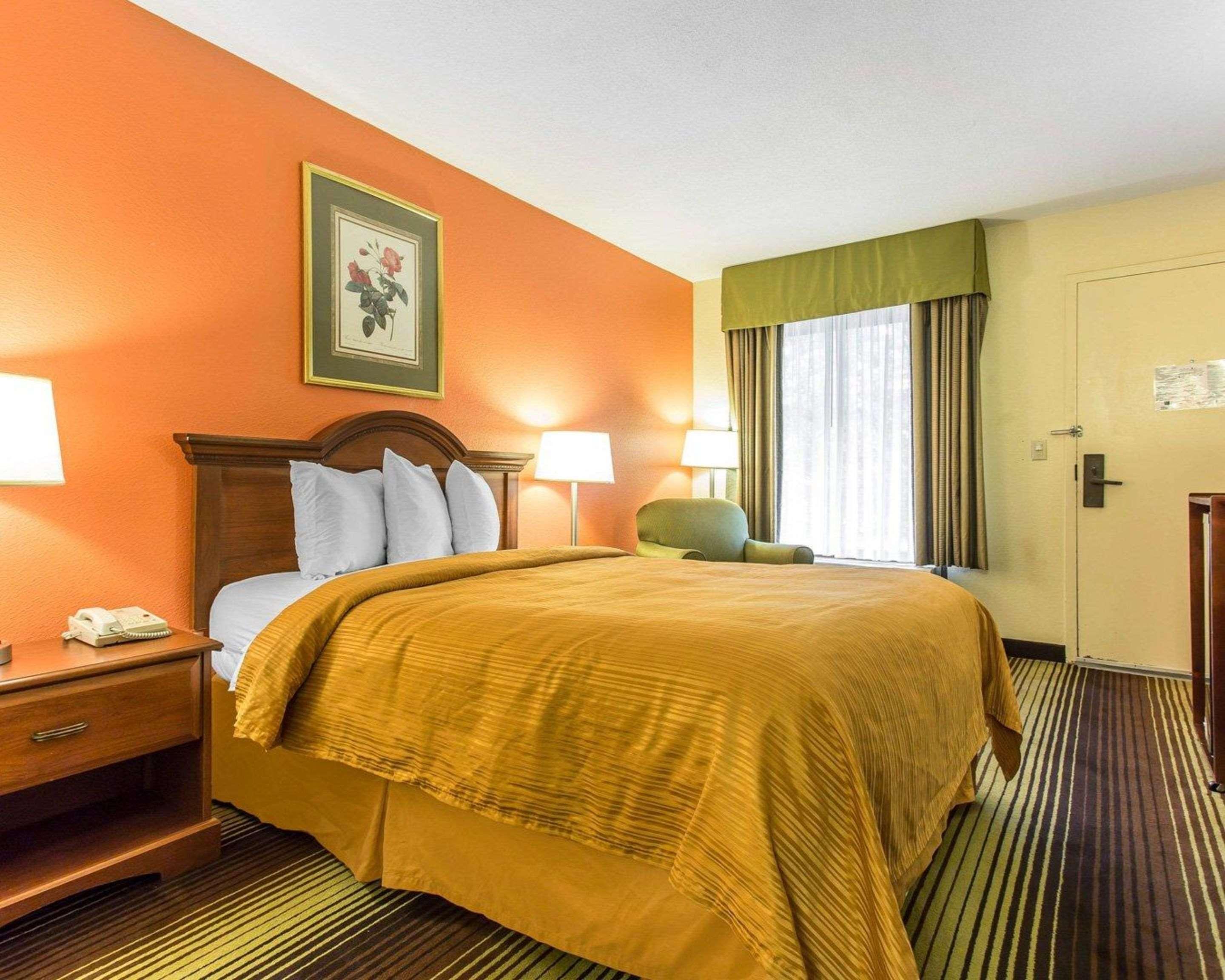 Quality Inn University Winston Salem Εξωτερικό φωτογραφία