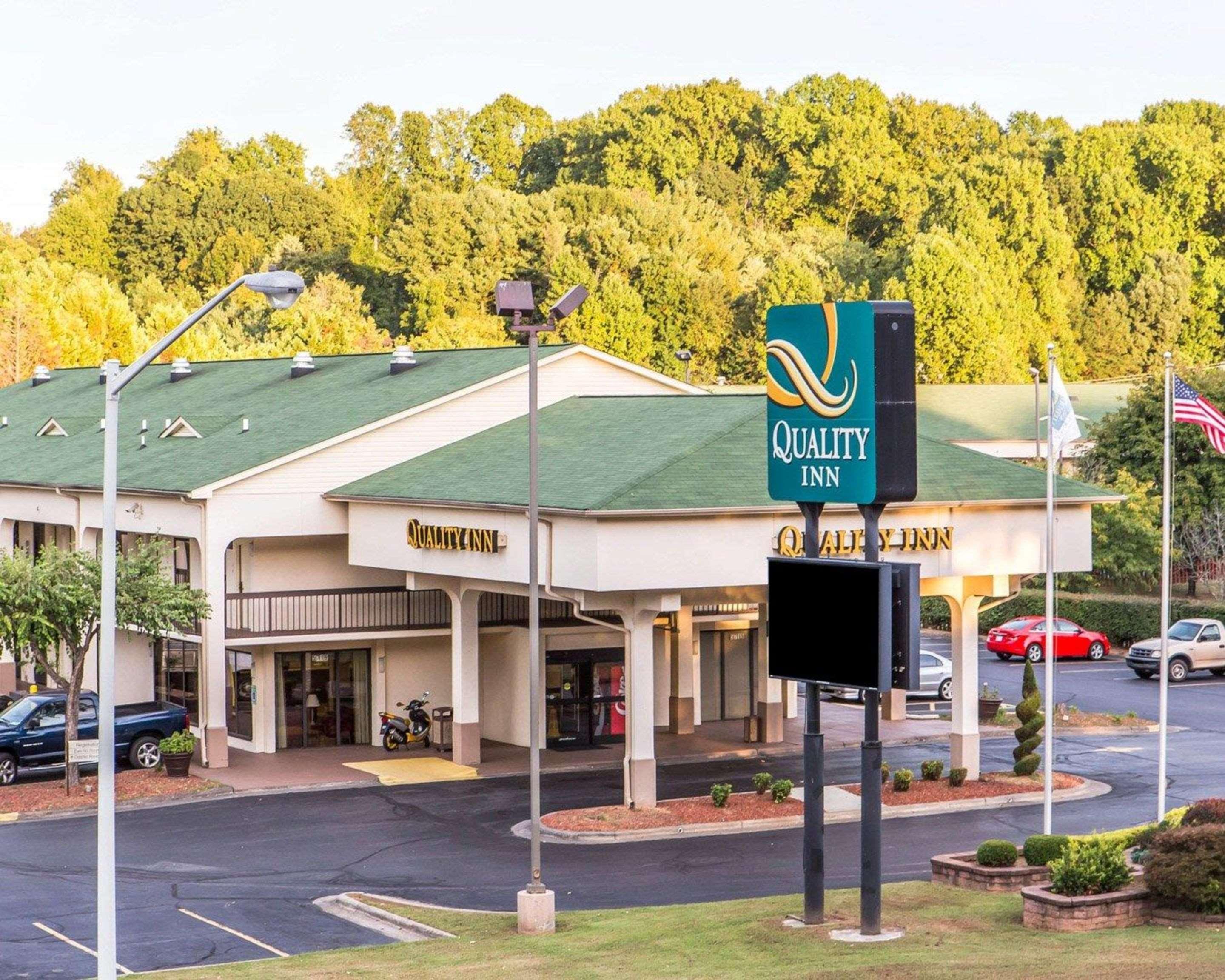 Quality Inn University Winston Salem Εξωτερικό φωτογραφία