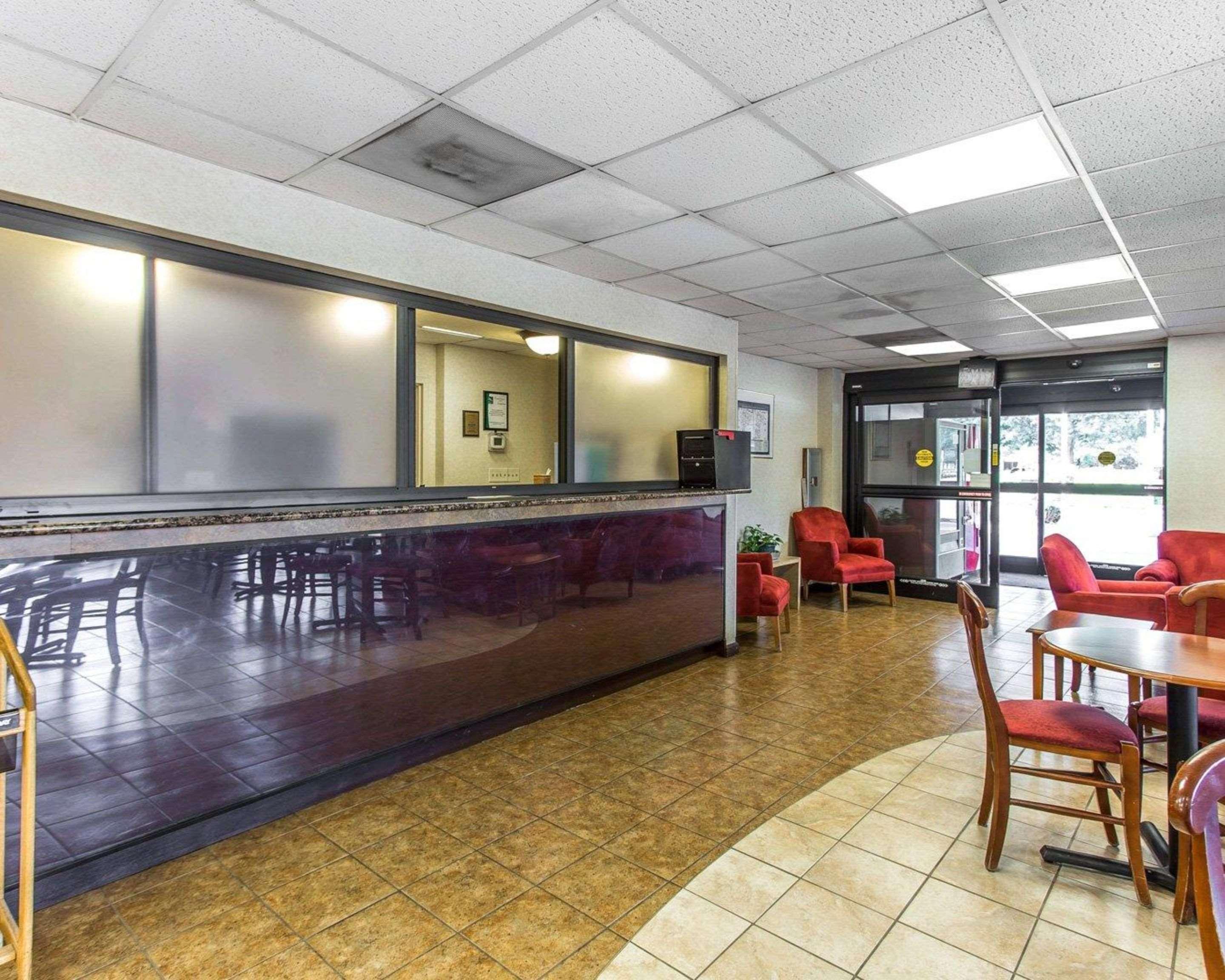 Quality Inn University Winston Salem Εξωτερικό φωτογραφία