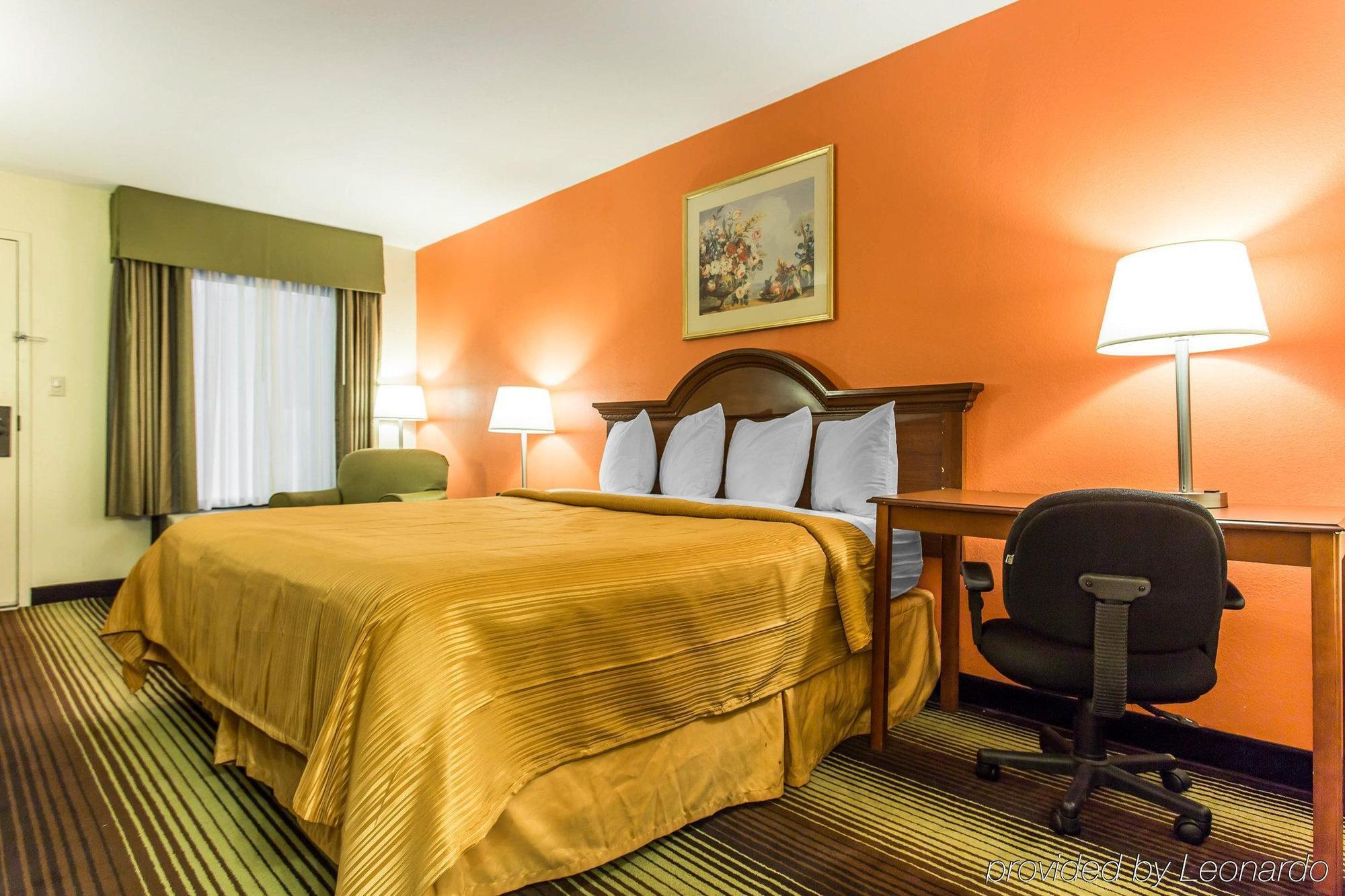 Quality Inn University Winston Salem Εξωτερικό φωτογραφία