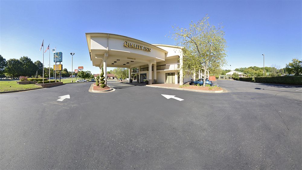 Quality Inn University Winston Salem Εξωτερικό φωτογραφία