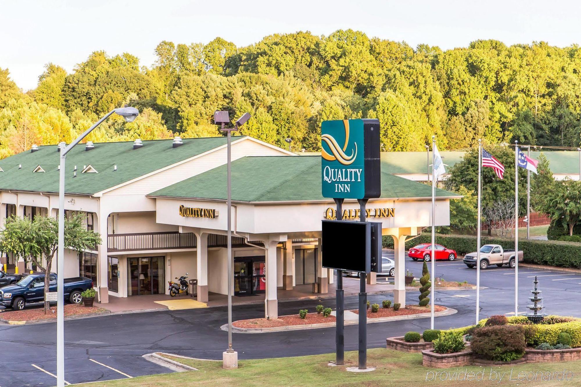 Quality Inn University Winston Salem Εξωτερικό φωτογραφία